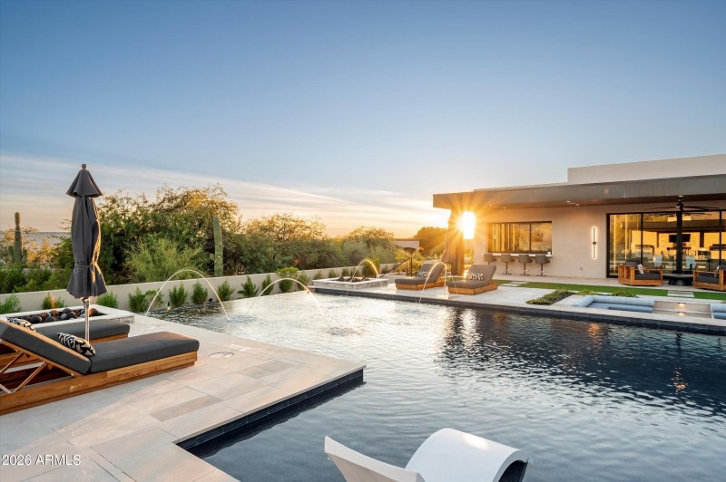 002_Pool Views