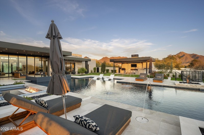 004_Pool Views