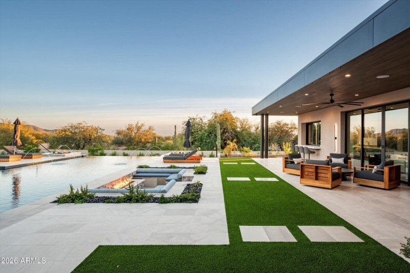 005_Pool Views