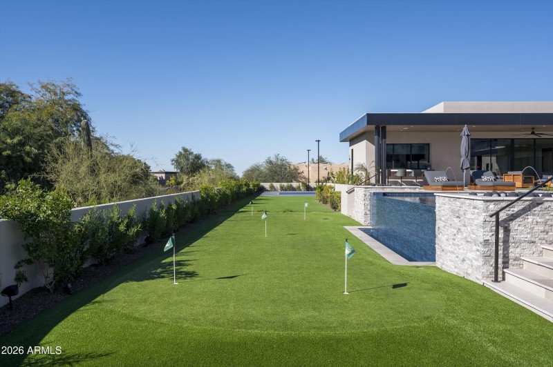 053_ Putting Green