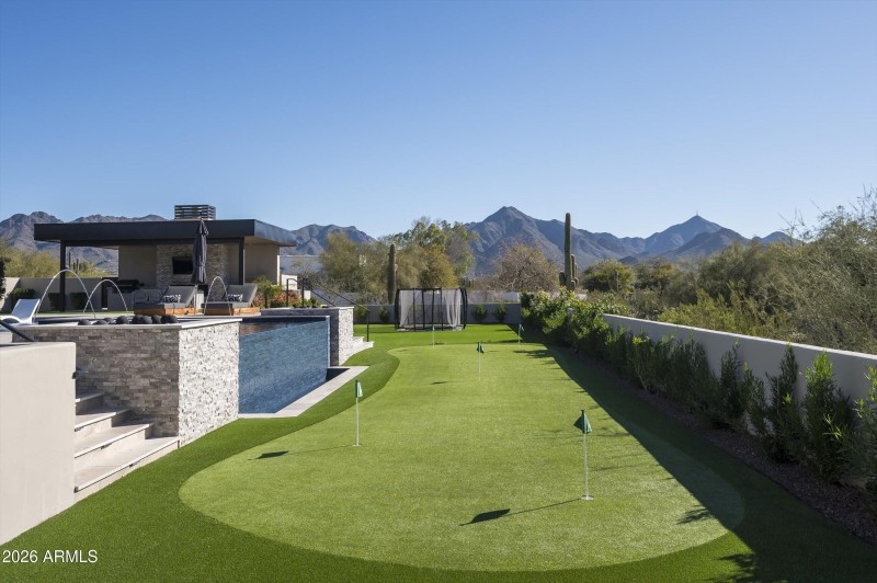 054_ Putting Green