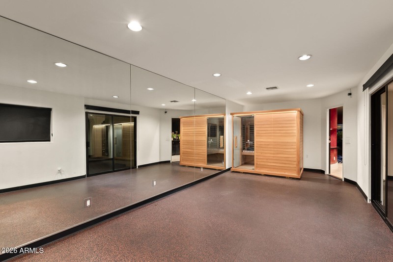 WELLNESS ROOM/FOR WORKOUTS AND SAUNA