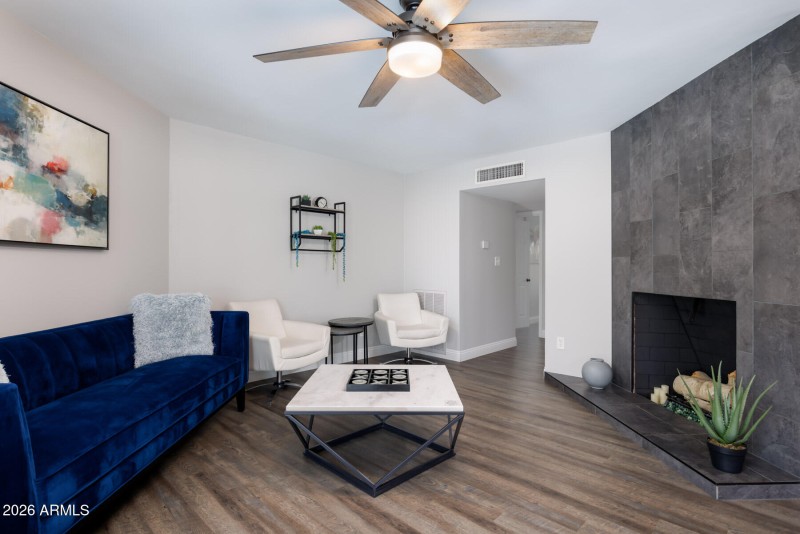 E Mackenzie Dr (8714)-12