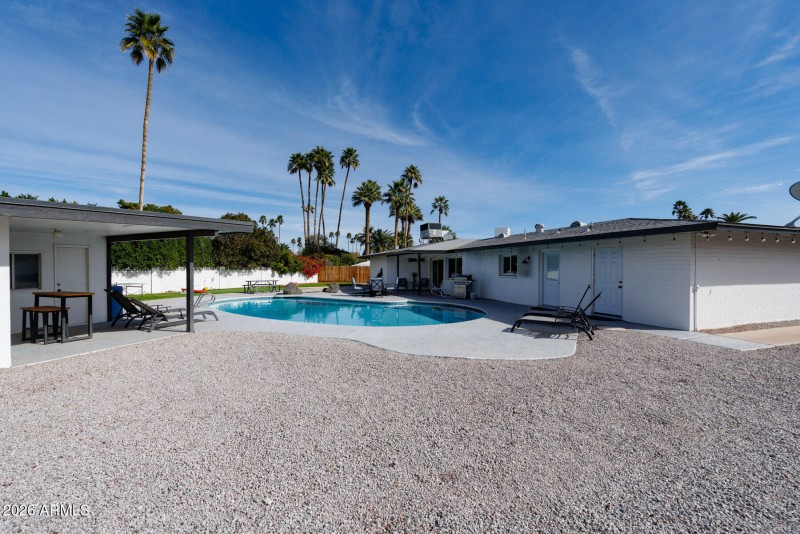 E Mackenzie Dr (8714)-25