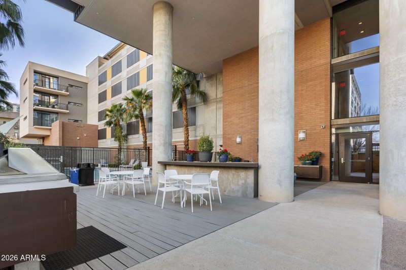Outdoor Dining and Grill Area