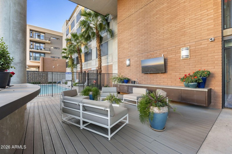 Poolside Lounge and Grill Space