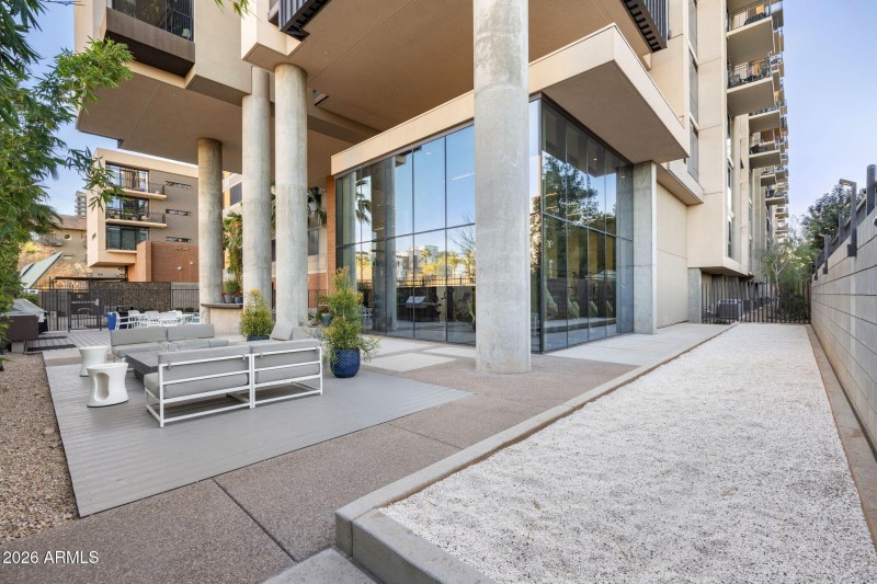 Private Courtyard Lounge Space