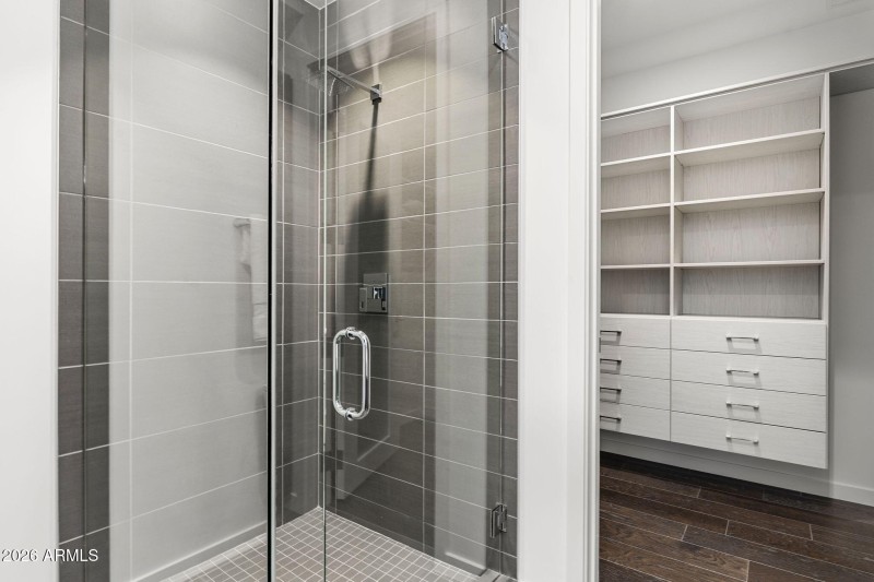 Bedroom with Ensuite & Closet Access