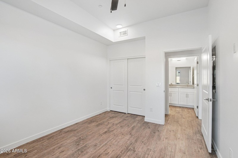 14-web-or-mls-3021 W Williams Dr A101-S0