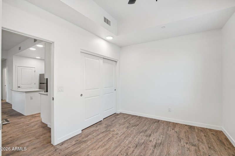 18-web-or-mls-3021 W Williams Dr A101-S0