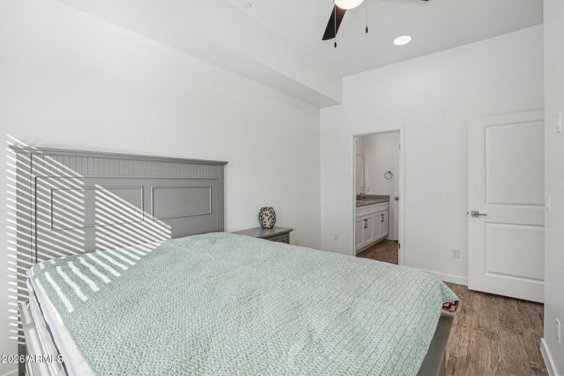 31-web-or-mls-3021 W Williams Dr A204-S0