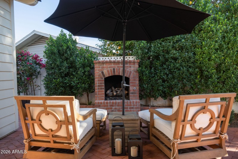 Brick Gas Firepllace