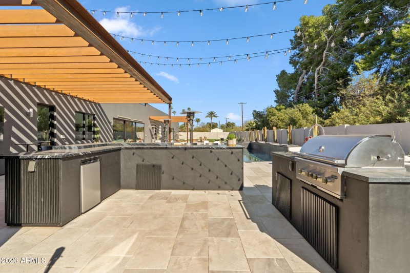 Outdoor Kitchen/BBQ