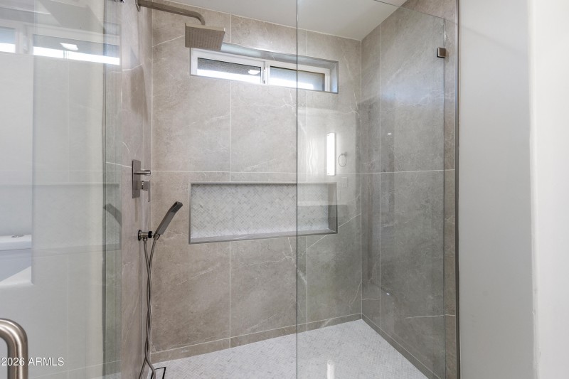 Guest Bathroom One (b)