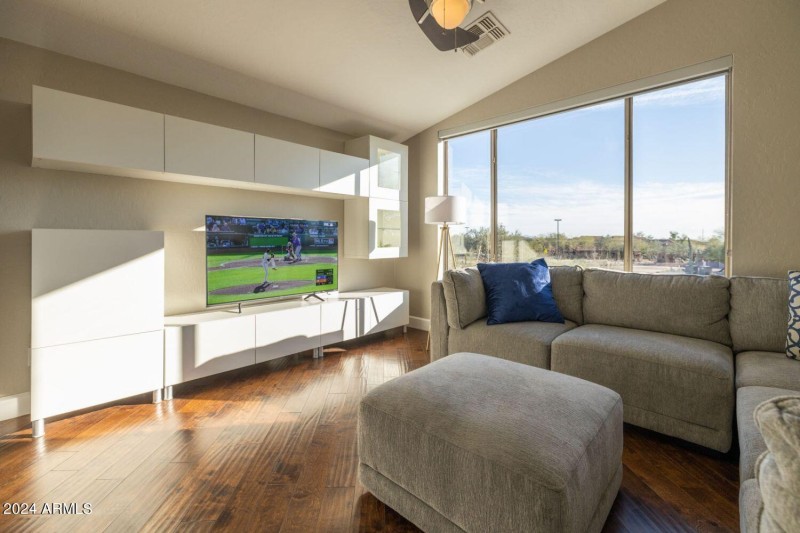 Upstairs Loft 2