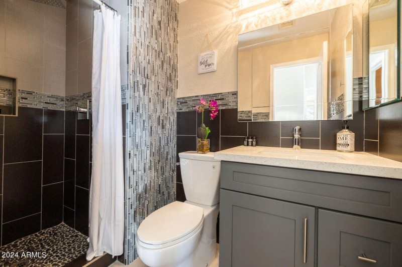 Bathroom 1 - 1st Floor
