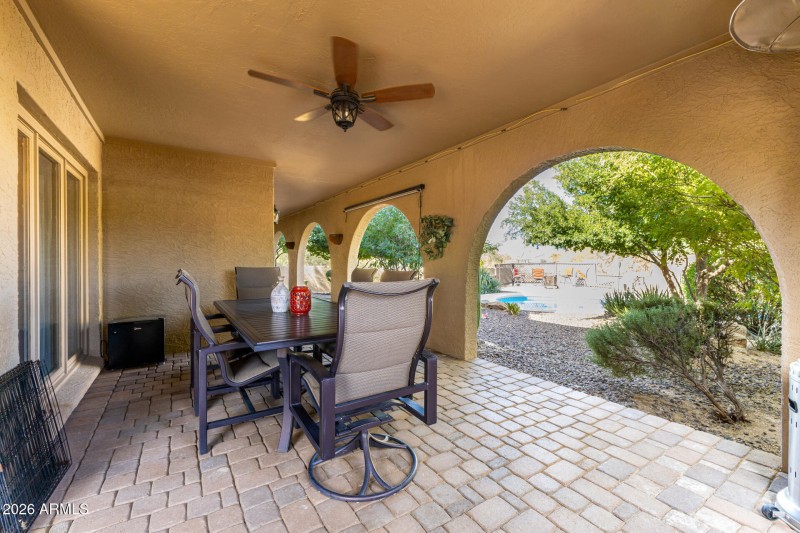 Outdoor Dining & BBQ Patio