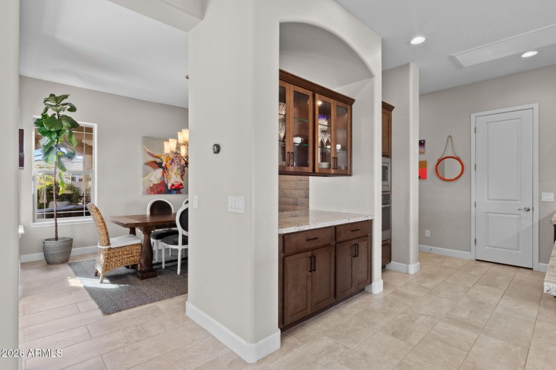 Butler Pass b/t Dining Room and Kitchen