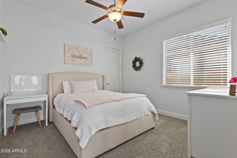 Bedroom 4 w/en suite & walk in closet