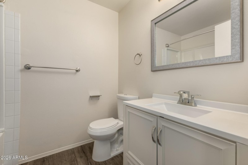 Upstairs Full Bathroom