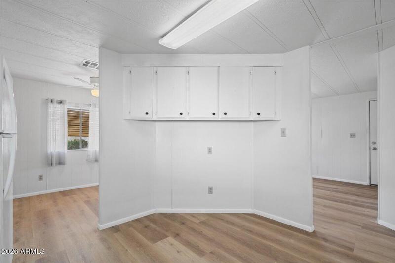 Eat-in Kitchen