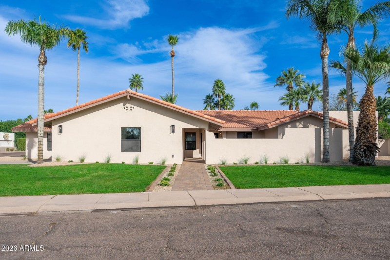 9025 N 83rd Pl - 01
