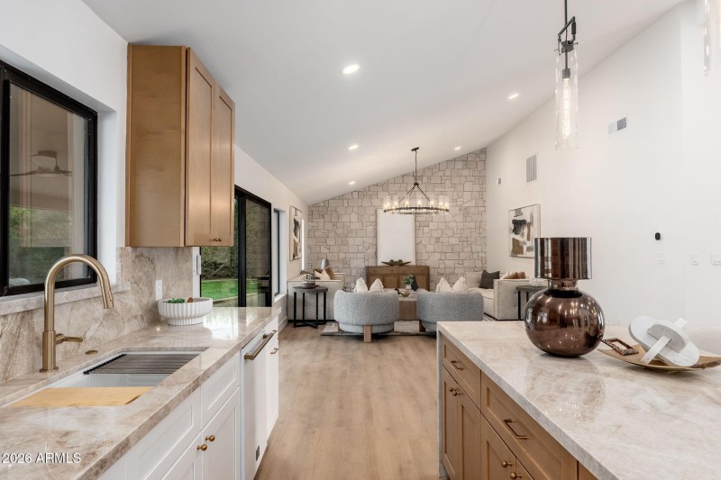 9025 N 83rd Pl - 15