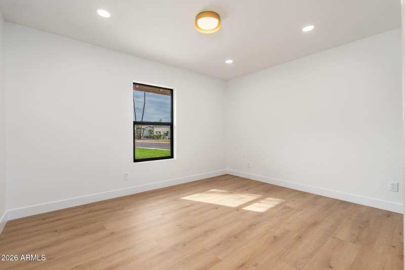 9025 N 83rd Pl - 31