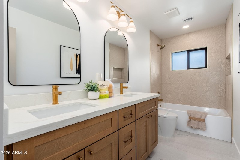 9025 N 83rd Pl - 35
