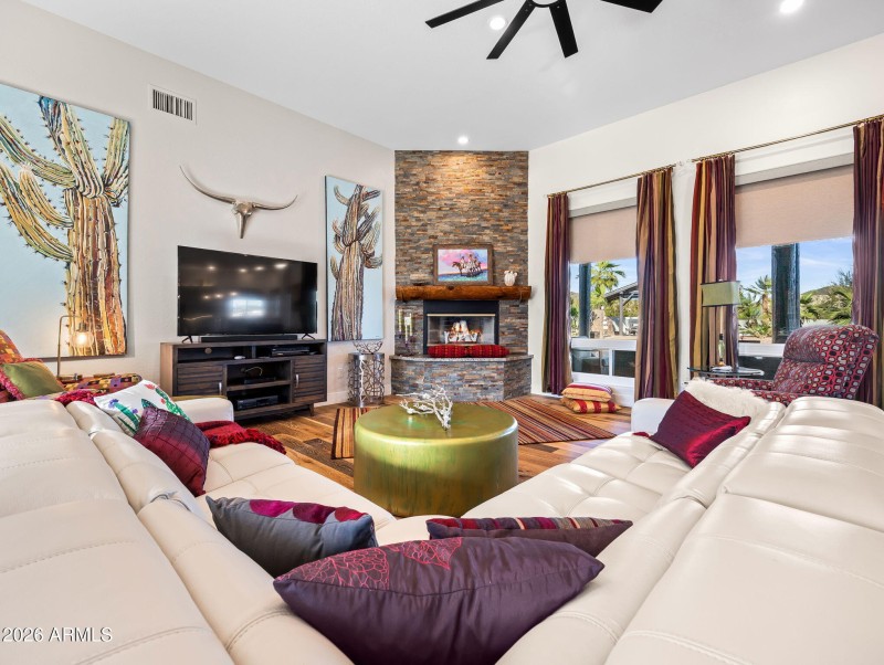 43-web-or-mls-38313 N 17th Way-44