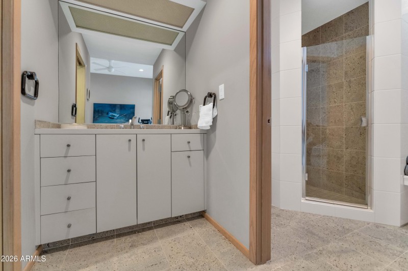 Ensuite Bathroom 2