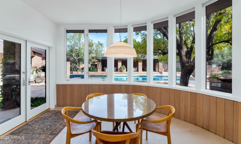 Breakfast nook