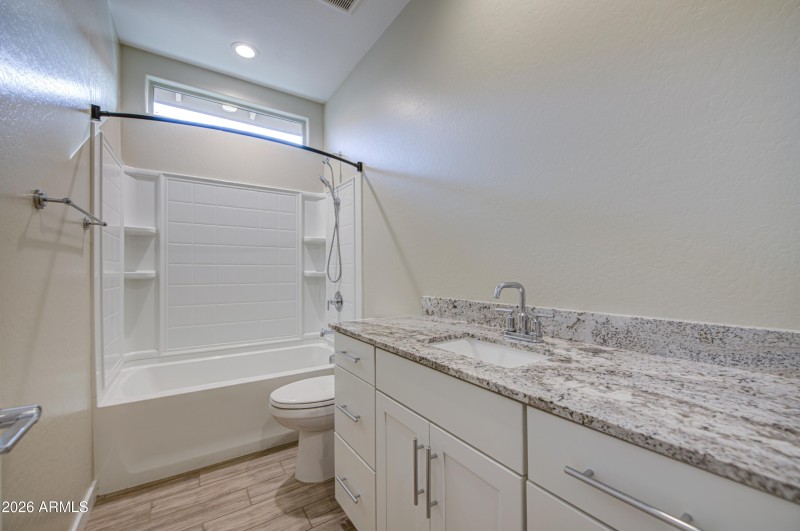 Bathroom 3-pic 2