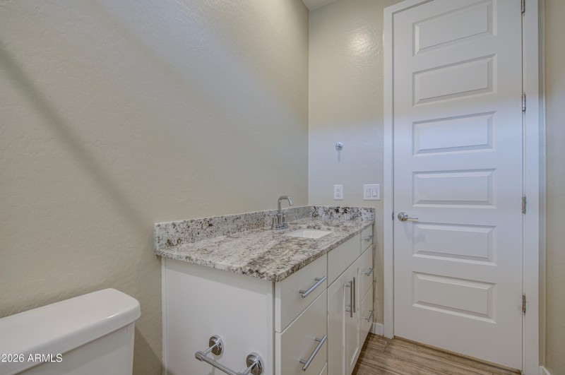 Bathroom 3-pic 3