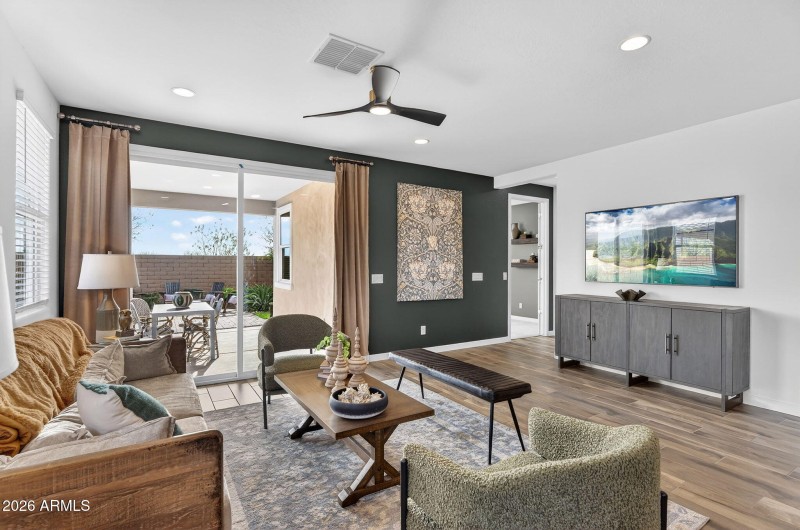 7-web-or-mls-439953 Dutchman Dr