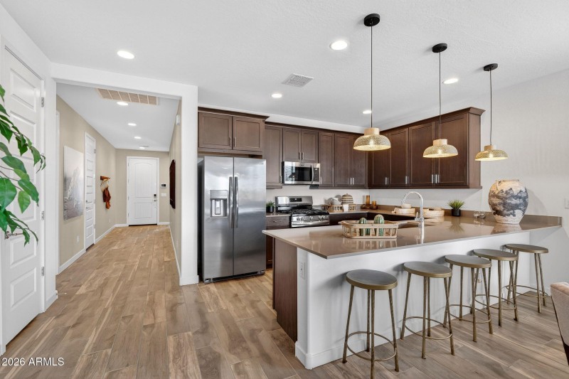 9-web-or-mls-349953 Dutchman Dr
