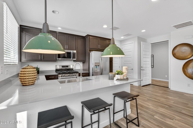 20-web-or-mls-569953 Dutchman Dr