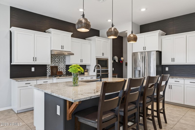 9)KITCHEN