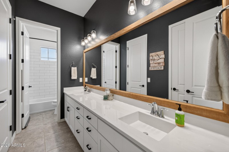 21)BATH 2