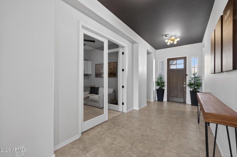26)FOYER