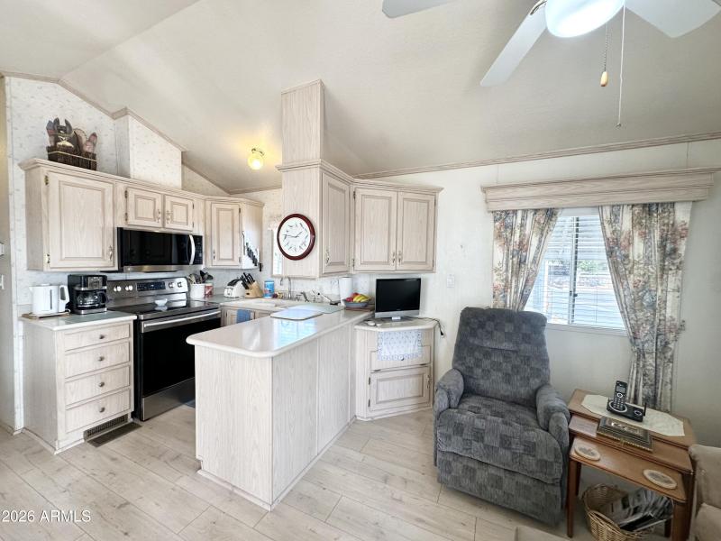 POPULAR U-SHAPED KITCHEN