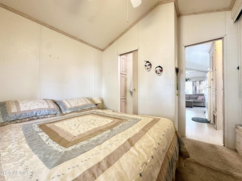QUEEN SIZE BED