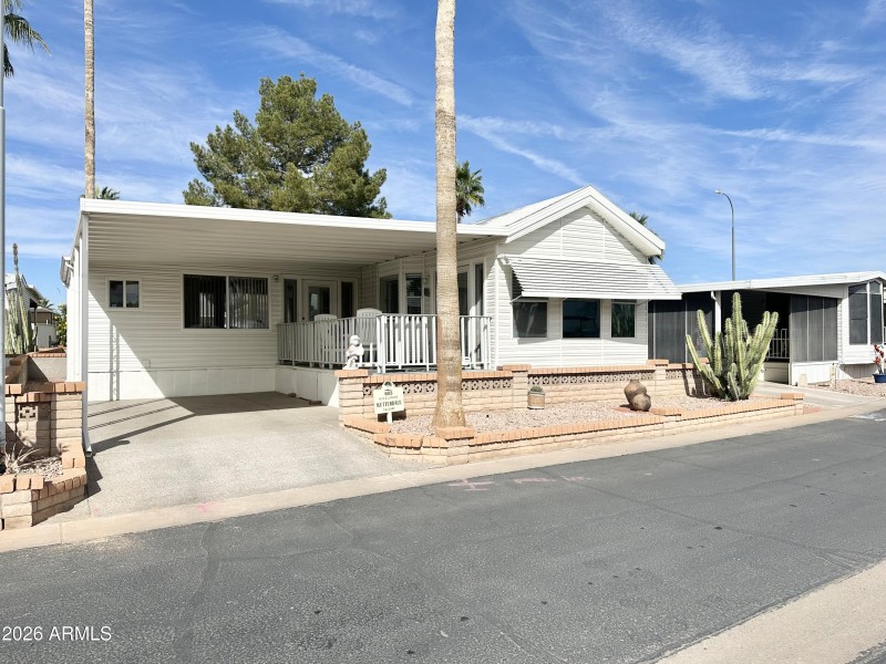 GREAT CURB APPEAL