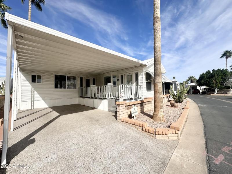 GRAND CARPORT