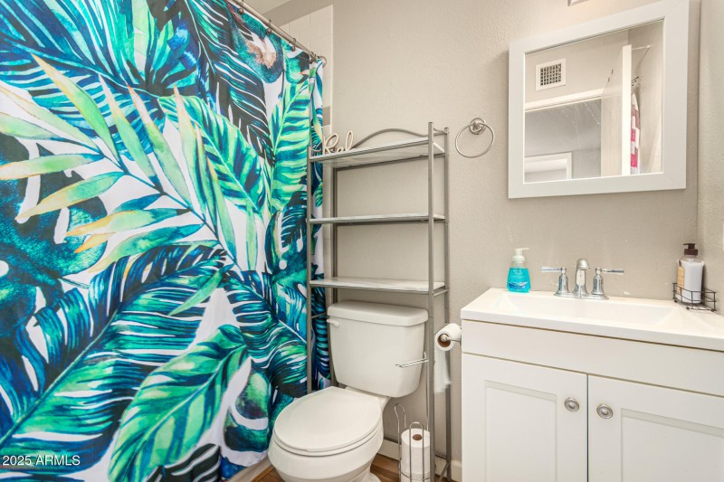 Full Bathroom