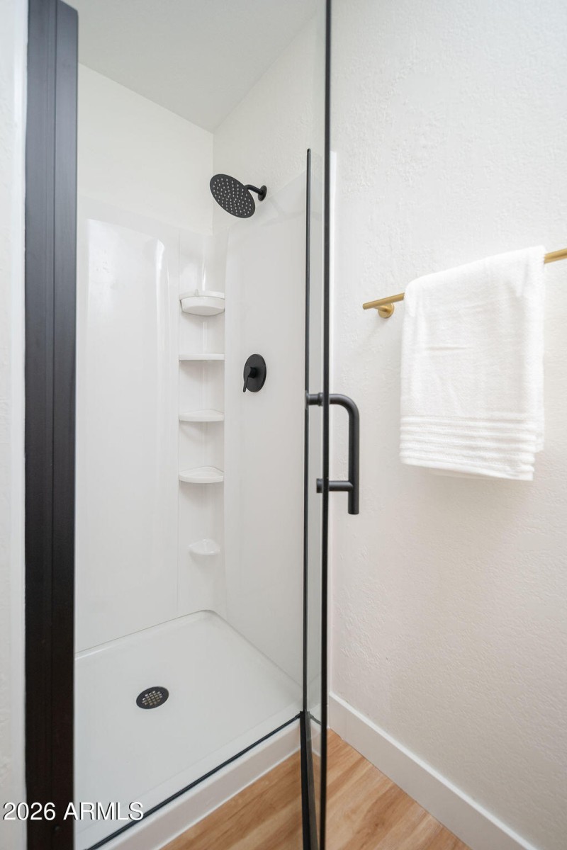 16_Primary-Bath_02