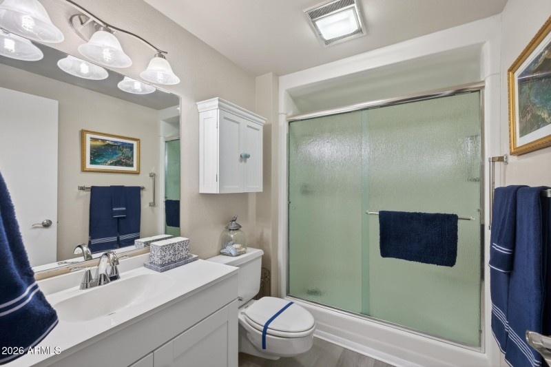 20)PRIMARY BATH