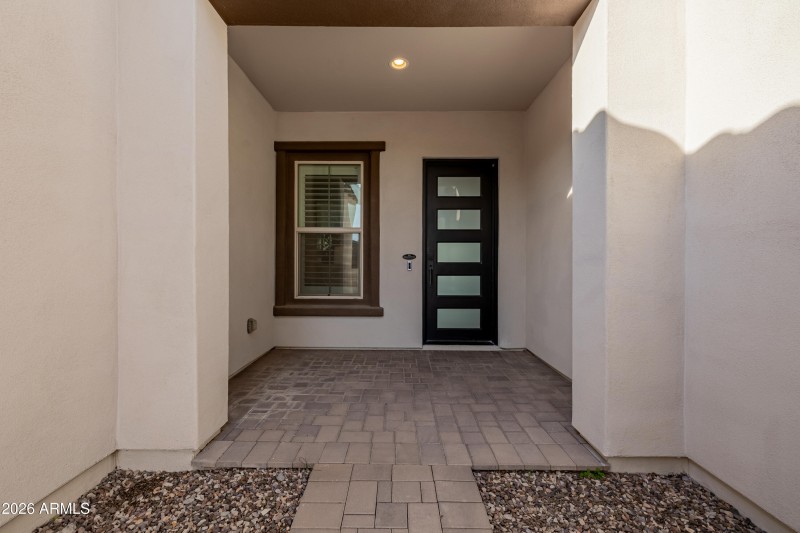 Front Covered Patio & Courtyard