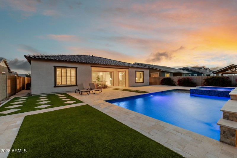 Resort-style Pool