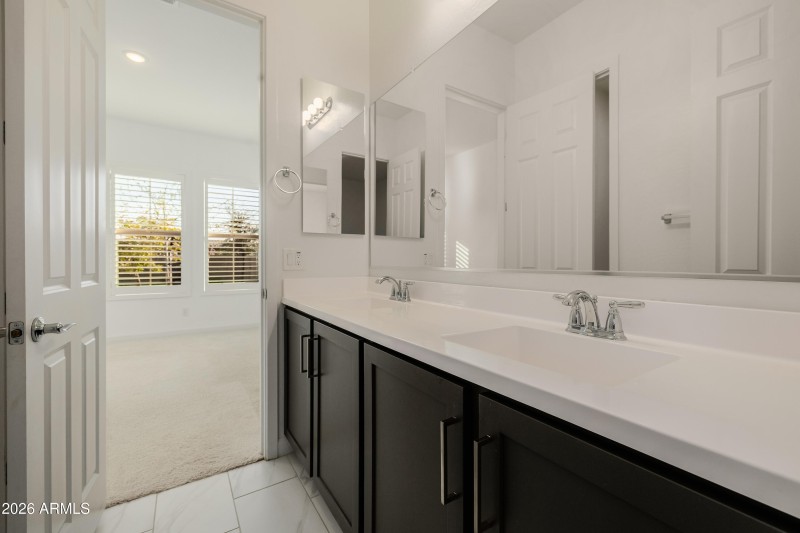 SHARED ENSUITE BATH